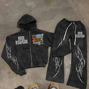 Graphic Hoodie and Sweatpants Set - Black